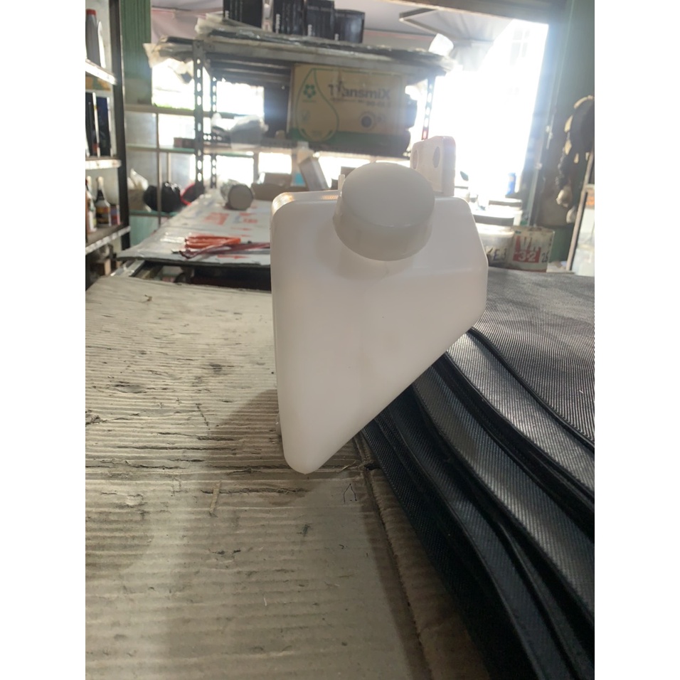 Bình Nước Phụ Xe Tải Hyundai Mighty 2,Hyundai Pamax, Hyundai 3,5 Tấn, HD65, HD72