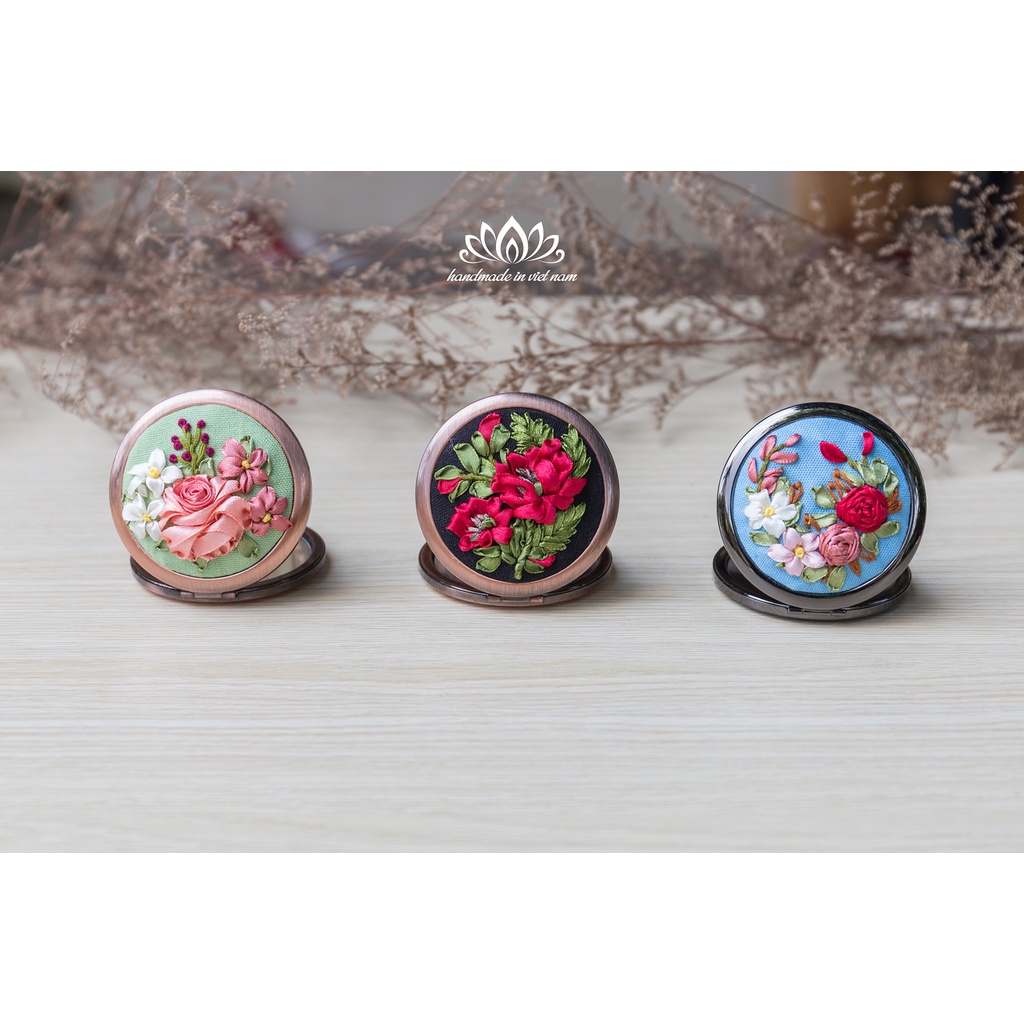 Gương cầm tay mini handmade nhỏ gọn,thêu hoa handmade món quà tặng độc đáo