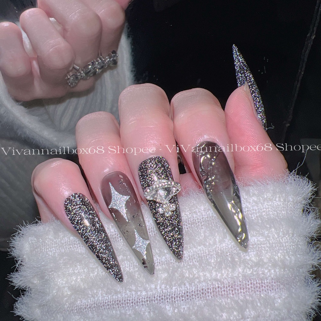 Nail thiết kế flash cá tính