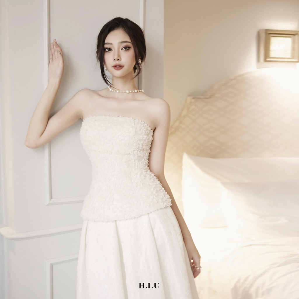 Áo ống nữ kiểu cúp ngực voan bông taffa dập nổi Zena Top H.I.U Fashion , khoá kéo kèm lưng chun co dãn cách điệu ôm dáng | BigBuy360 - bigbuy360.vn