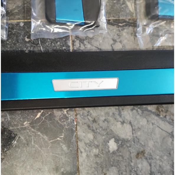 Nẹp Bước Chân Ngoài Có Đèn Led Cao Cấp Dành Cho Xe Honda CITY