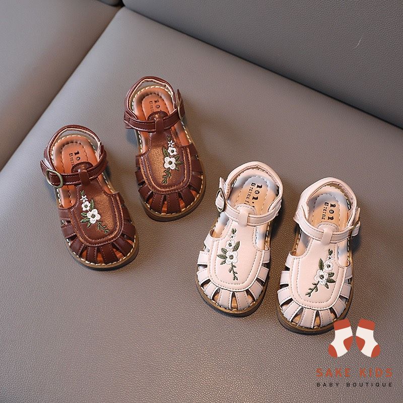 Dép sandal quai hậu chất da PU êm mềm thêu hoa cực xinh đế chống trơn trượt tốt đủ size từ 1-5 tuổi M611