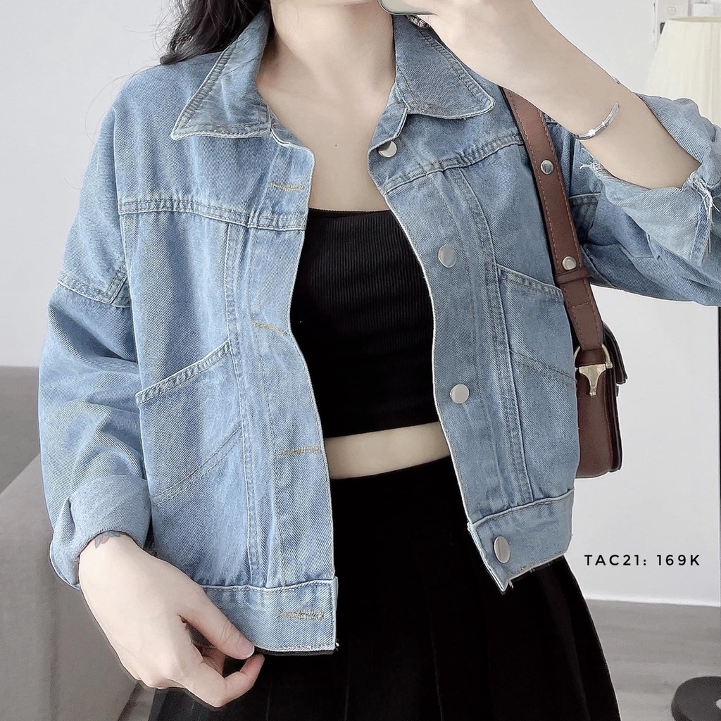 Áo khoác jean thì rộng, form lửng dễ thương