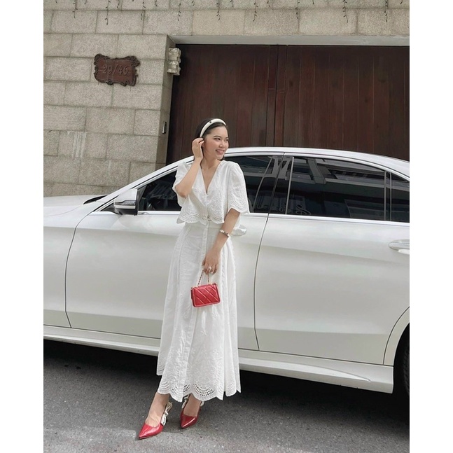 Set áo croptop tay kèm chân váy xô thêu màu trắng