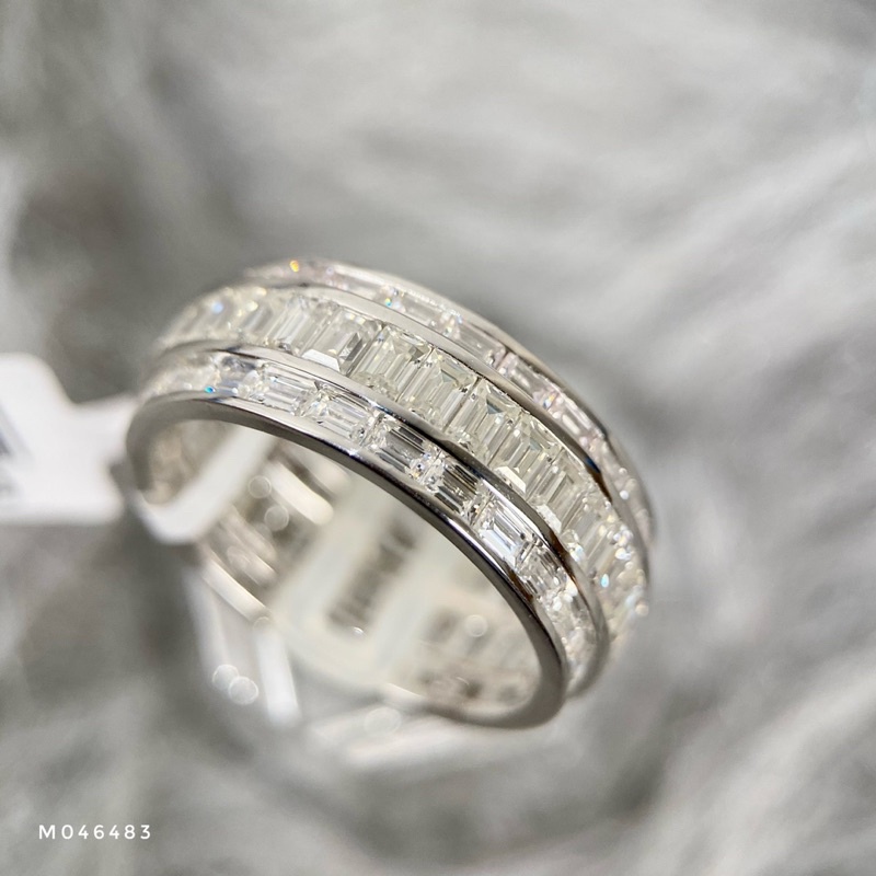 Nhẫn nam chế tác vàng trắng vòng tròn full kim cương mois ống đủ kích thước