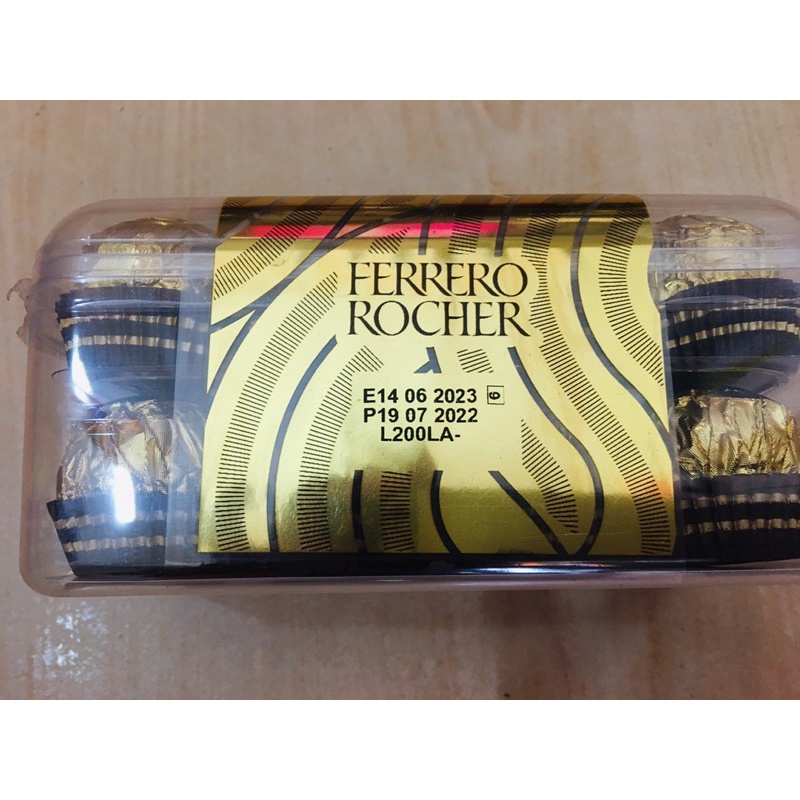 Socola Ferrero Rocher hộp 16 viên 200g của Ý hsd 7/2023 giá sỉ cực rẻ