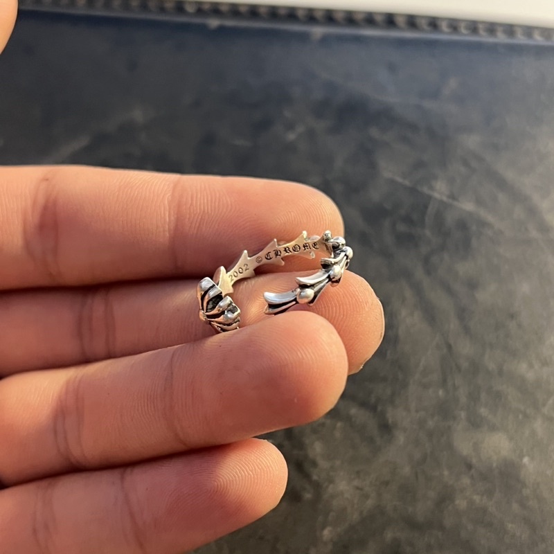 Nhẫn chromehearts
