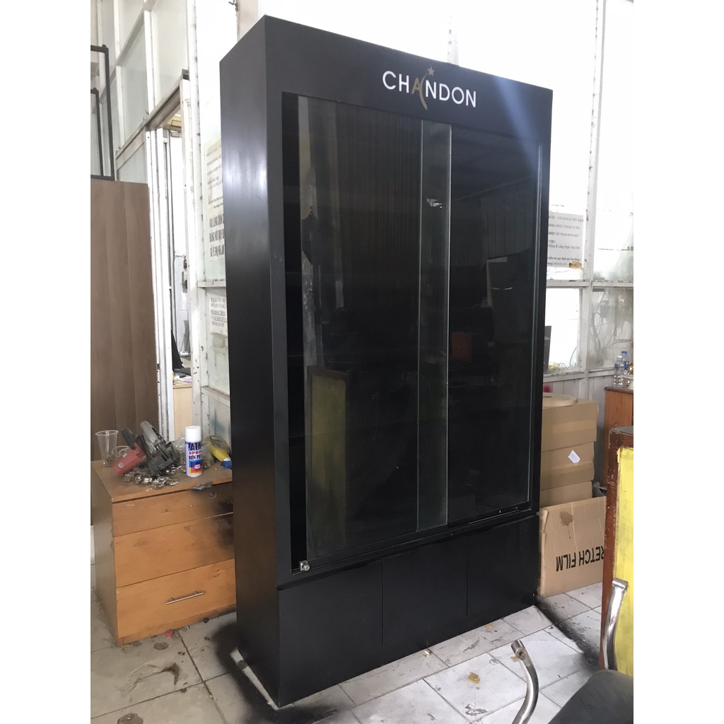 Tủ trưng bày rượu cũ 1m2x2m15 cửa kính lùa