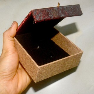 Hộp đựng chuỗi làm quà tặng