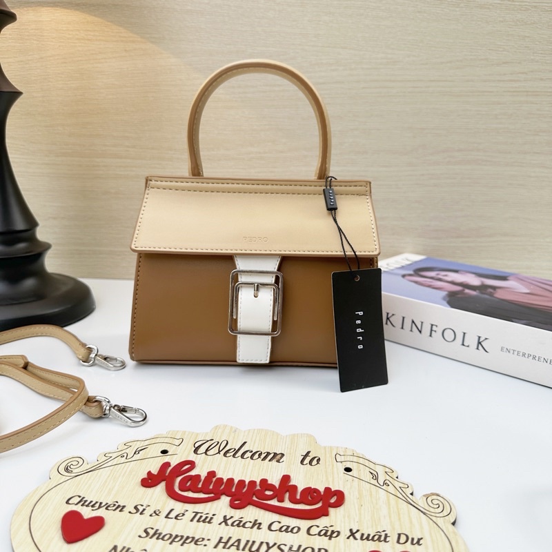 Túi đeo chéo nữ PEDR0  PW2-55060019 Size : 18cm* 13cm