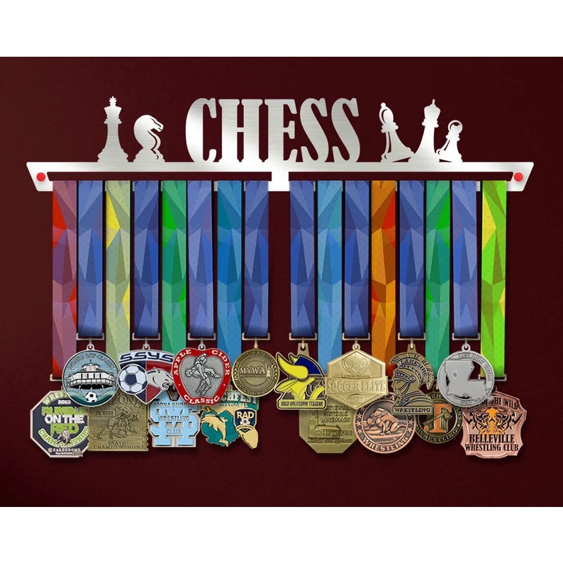 Giá treo huy chương cờ vua lên tường