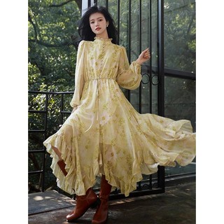 Váy m.c vàng hoa nhí cổ tàu viền bèo lượn tay bồng dáng maxi
