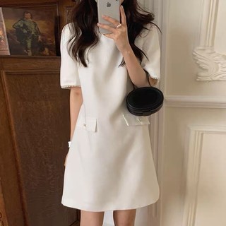 Đầm suông ngắn tay cho nữ cổ tròn đính ngọc màu trơn
