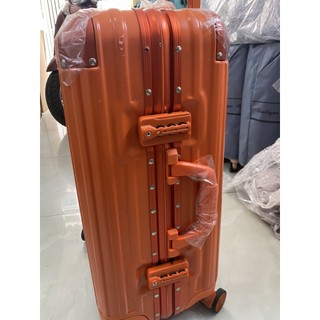 Thanh lý vali du lịch khung nhôm khoá sập