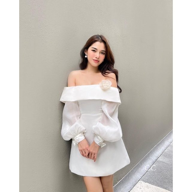 ĐẦM TRẮNG TRỄ VAI BÈO NGỰC TAY PHỒNG ĐÍNH HOA