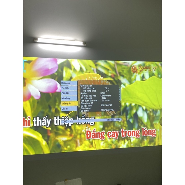 Máy chiếu EH-TW510 hàng trưng bày.