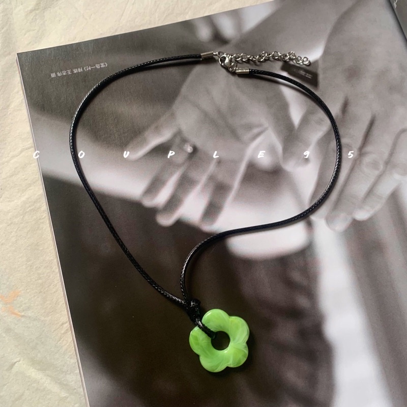 Vòng cổ hoa phai màu