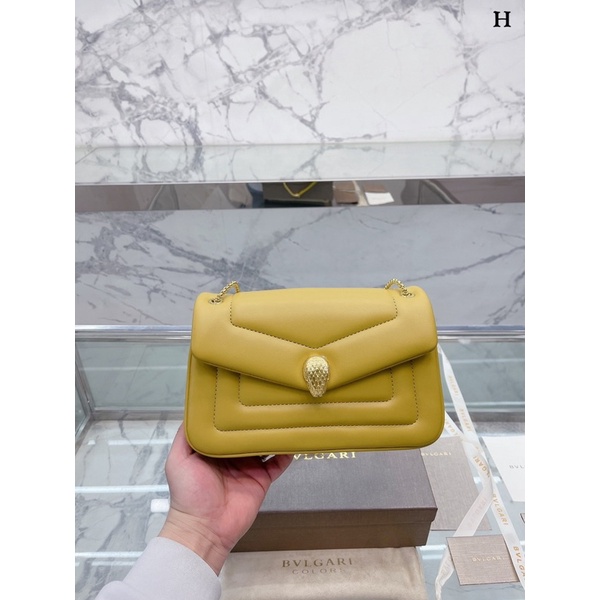 Túi xách Bvlgari size 25cm có nhiều màu rất đẹp