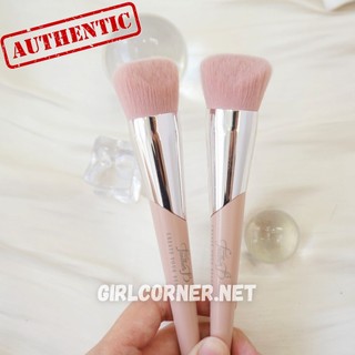 Cọ nền vát 2 đầu Feather B Foundation Brush