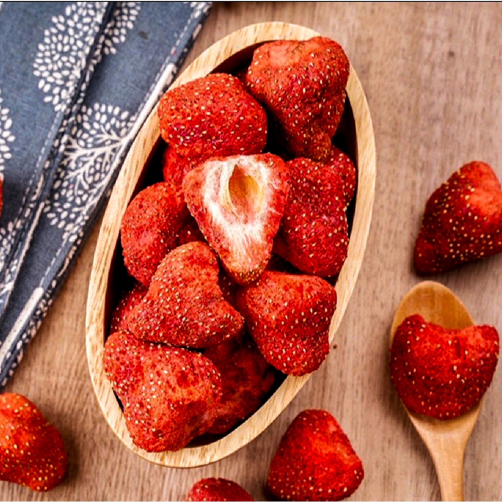 DÂU TÂY SẤY GIÒN NGUYÊN QUẢ