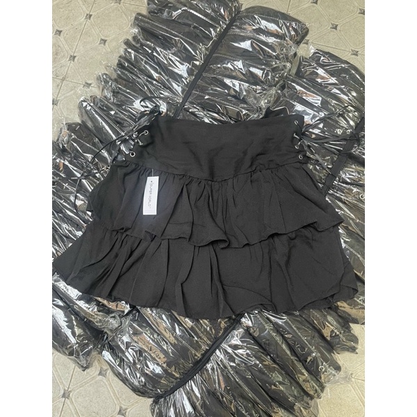 Chân váy 2 tầng đan dây 2 bên chất vải boly có quần trong hàng y hình kèm ảnh thật chính chủ ( free size từ 40-53kg)