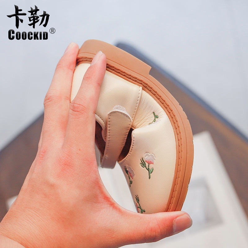 Giày Búp Bê Thêu Hoa Tone Hàn Quốc Cho Bé Gái