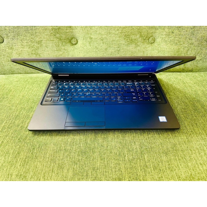 Laptop Gaming đồ hoạ cũ Dell E5580 Core i7 Ram 16G SSD 256G Mới 99,9% Nguyên Nilon Hàng Chất Phím Số | BigBuy360 - bigbuy360.vn