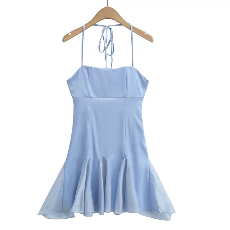 Đầm xoè hai dây cổ yếm