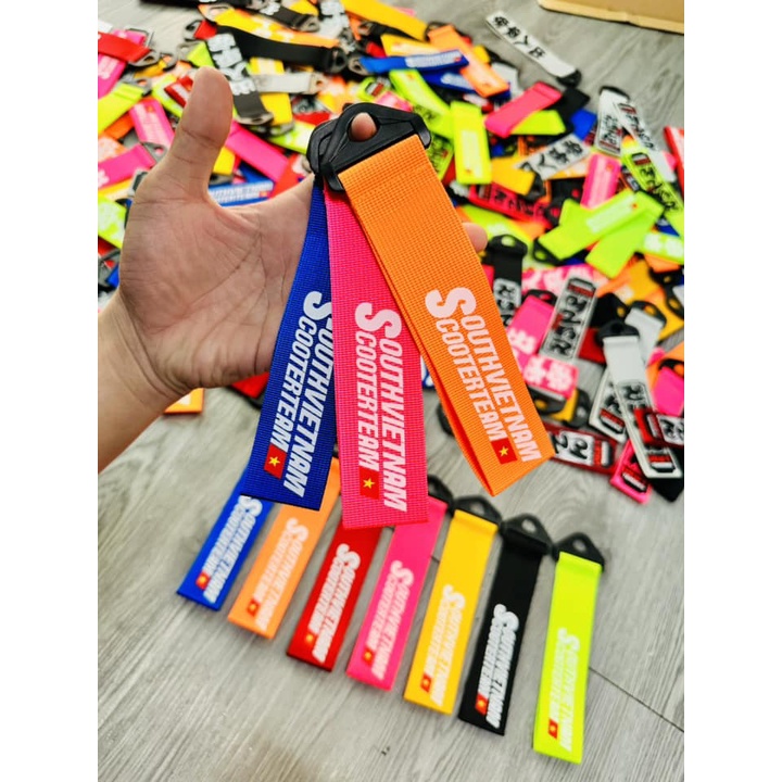 MÓC KHÓA DÂY CẢNG SAU TRANG TRÍ XE