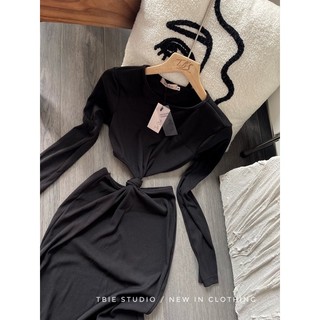 TBS váy xoắn eo
