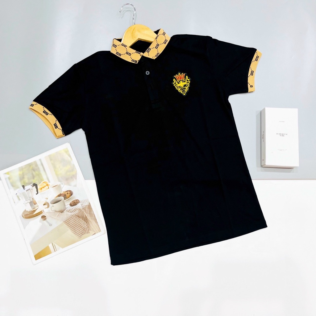 Áo Thun Nam Cổ Bẻ Ngắn Tay Vải Cotton 2 Màu Trắng Đen Phối Logo Đơn Giản Sang Trọng NEW UNISEX