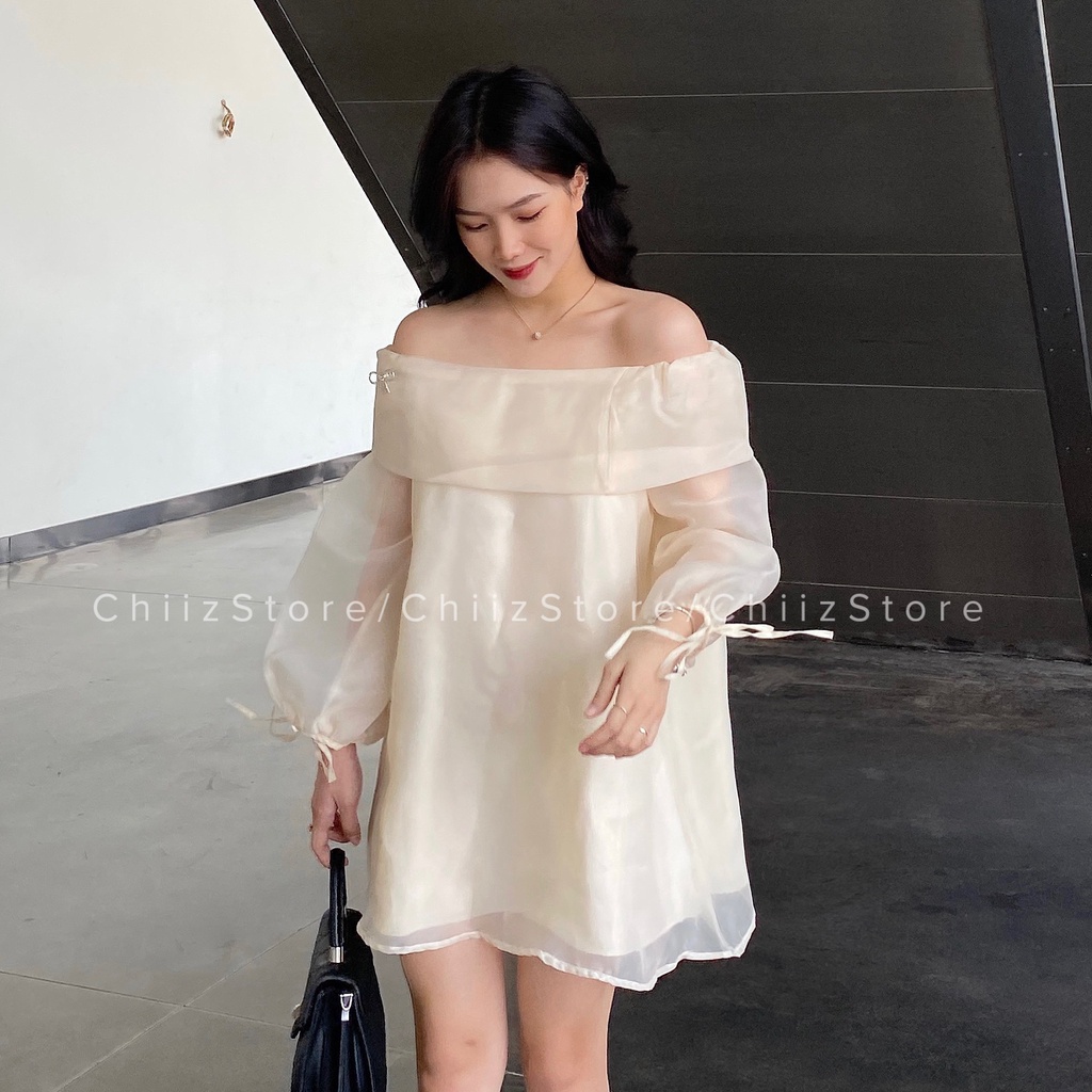 Áo váy trễ vai voan tơ tay bồng kèm ghim nơ đá