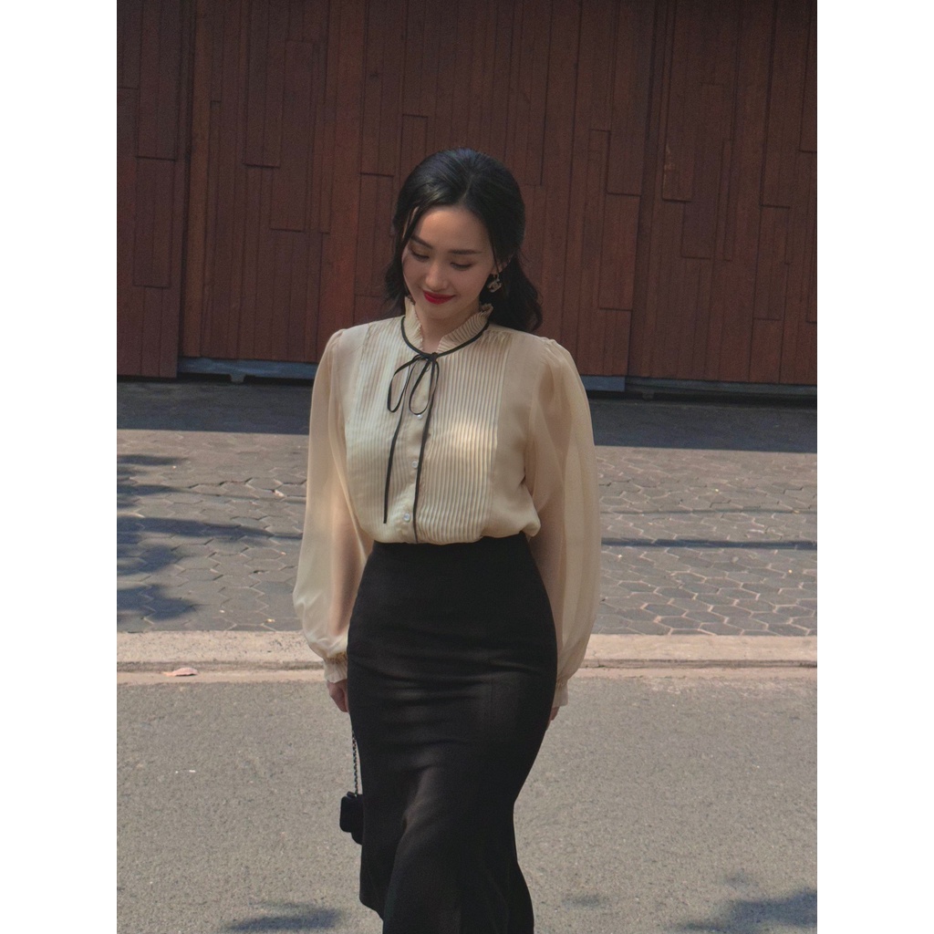 Áo sơ mi tơ tằm cổ bèo ruy băng nơ HUONG BOUTIQUE HBSM1037, 2 màu nâu bò &amp; be