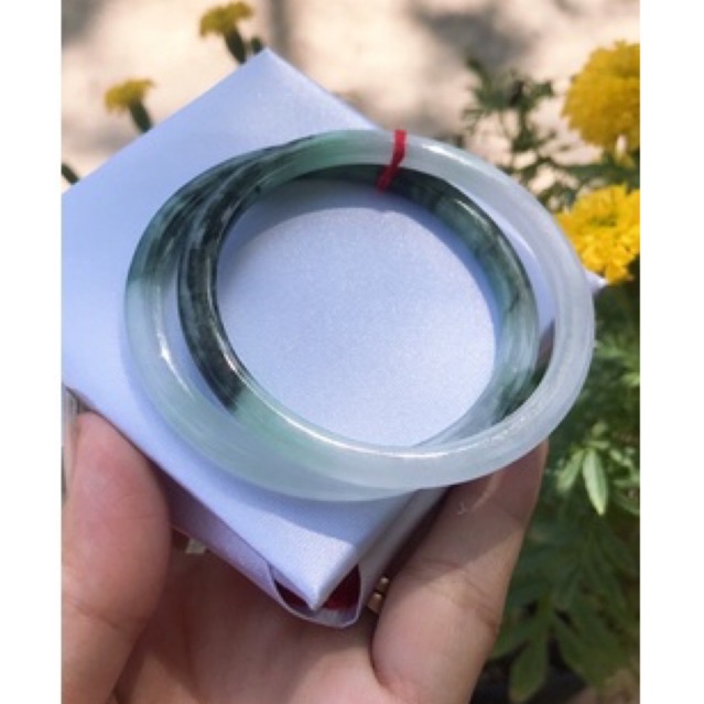 Vòng phi thuý cập 2 chiếc