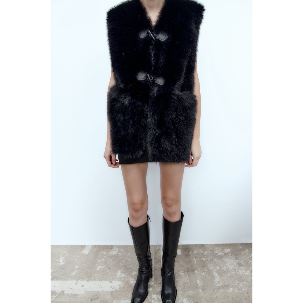 ZARA Đức - Áo khoác vest lông không tay khóa giả da hai túi trước màu đen sale auth new tag cao cấp có sẵn 4360/246