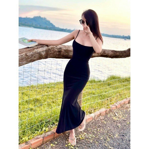 Đầm body hai dây dáng dài hở lưng ngực có mút chất thun mịn xinh lung linh
