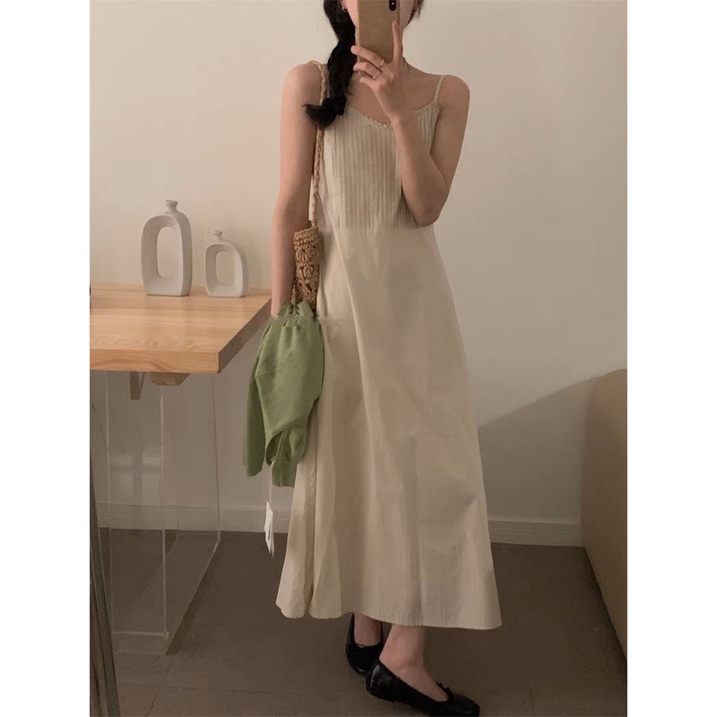 Đầm hai dây cổ V dáng dài