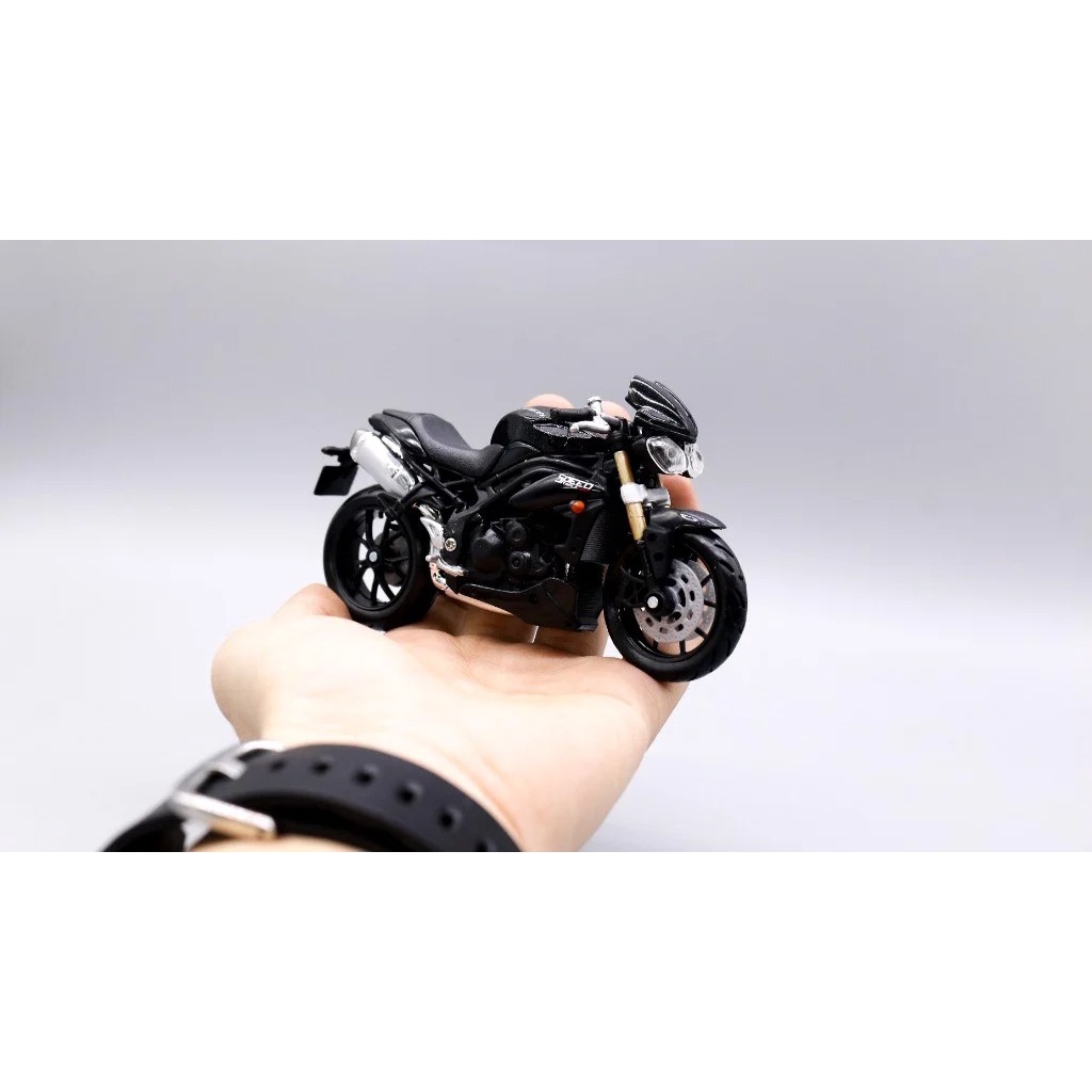 Mô hình xe các mẫu Triump tỉ lệ 1:18 có chi tiết kim loại