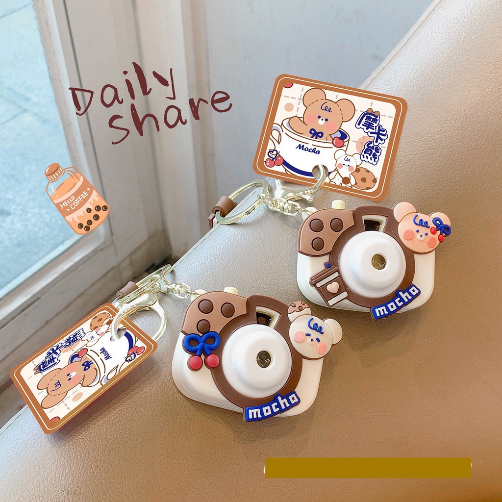 Móc Khóa Máy Ảnh Chiếu Đèn Hoạt Hình Gấu Dâu Lotso, Gấu Mocha Siêu Dễ Thương, Đáng Yêu Bằng Silicon Cao Cấp Ko Thấm Nước