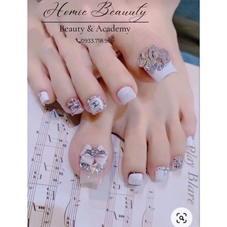Nailbox móng úp thiết kế chân đính charm sang chảnh kết hợp sơn nứt và kẻ dạ
