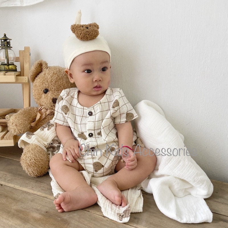 Sét bộ áo và quần bí gấu vải xô muslin mềm mại cho bé.