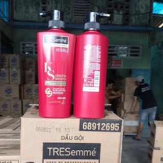 Dầu gội TRESemmé Chuyên nghiệp chuẩn Salon cho tóc chắc sạch, khỏe, mềm mượt 480gr