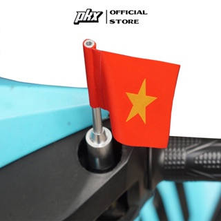 Ảnh chụp Cờ Việt Nam gắn ốc chân gương CNC PKX tại Hà Nội