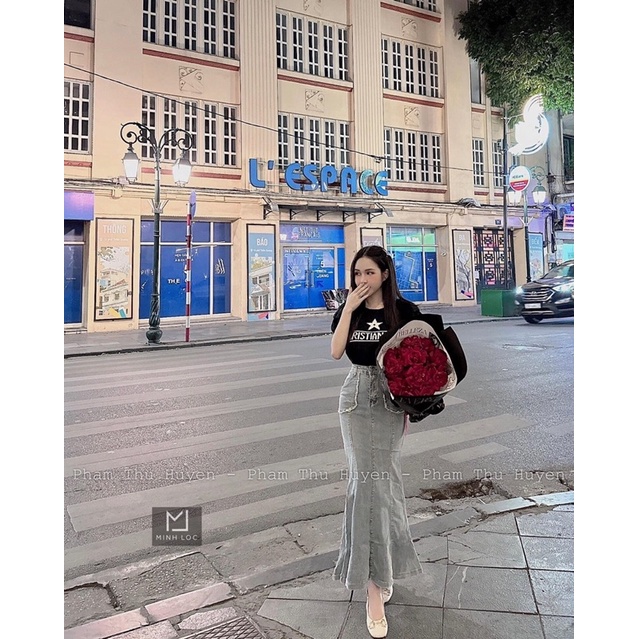 Áo len tay bèo tầng xinh xỉu luôn ạ, mẫu hot mới về hàng | BigBuy360 - bigbuy360.vn