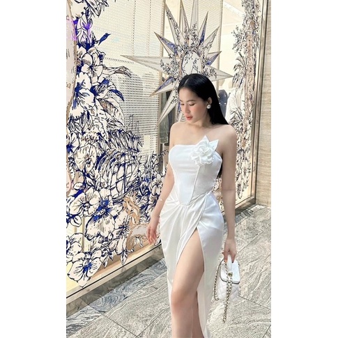 ➖ Đầm body cúp ngực kết hoa xẻ tà