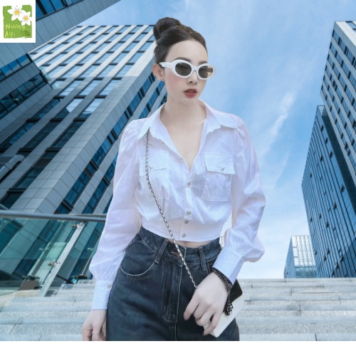 Áo sơ mi tay dài màu trắng trơn bo lai croptop