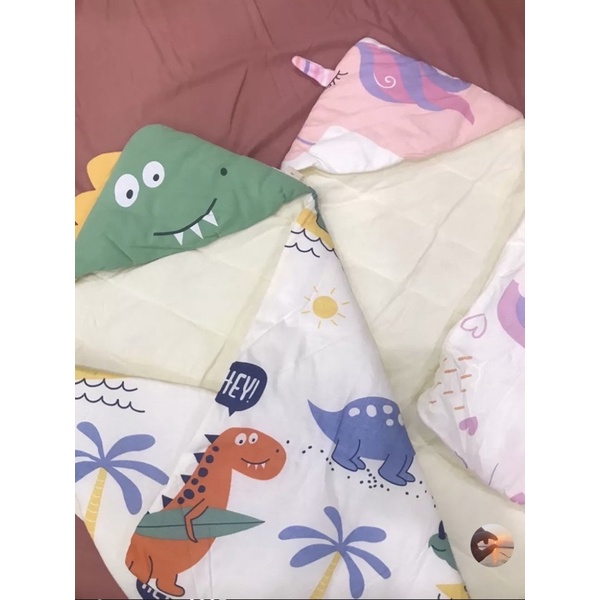 Ủ trần bông cho bé sơ sinh hoạ tiết khủng long ngộ nghĩnh