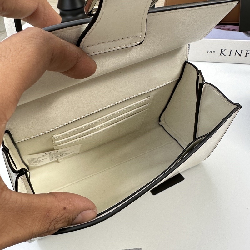 Túi đeo chéo nữ PEDR0  PW2-55060019 Size : 18cm* 13cm