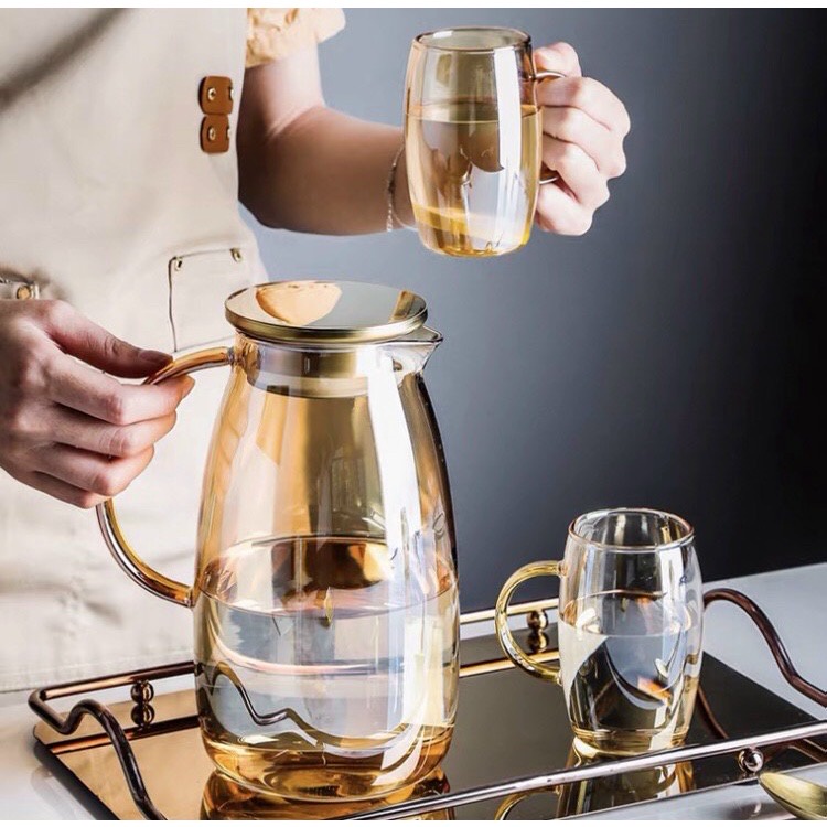 Bình nước thủy tinh chịu nhiệt ánh vàng 2L