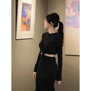TBS váy xoắn eo